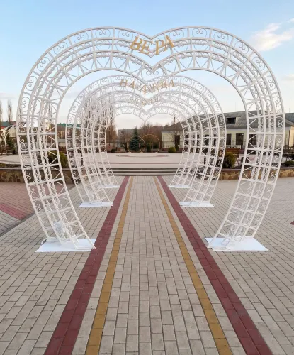 Арки из металла, для городской инсталяции